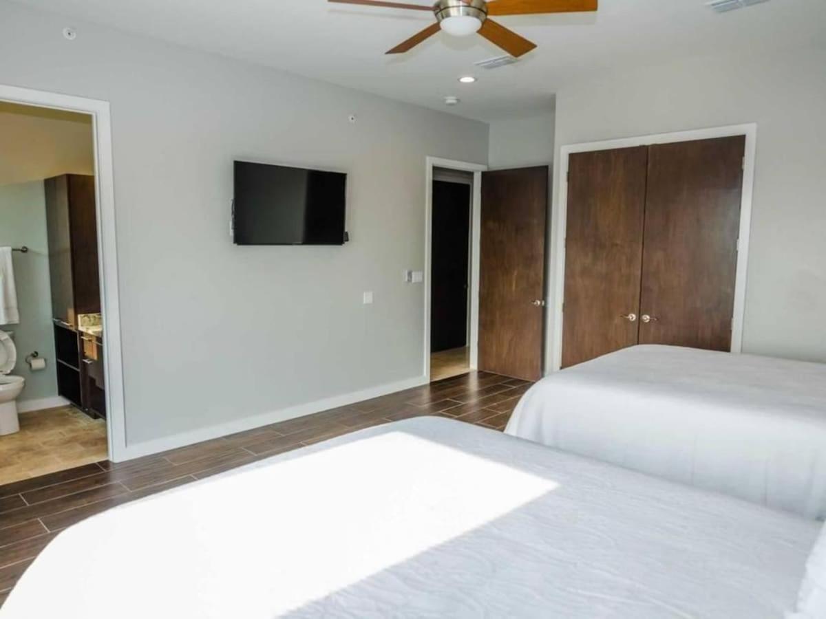 5 Bedroom Beachfront Condo - 3Rd Floor جنوب جزيرة بادري المظهر الخارجي الصورة